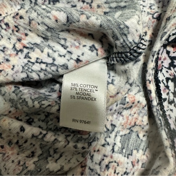 J. Jill Pintucked V-Neck Floral Knit Tunic Top Sz XS - Picture 7 of 10